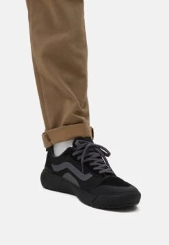 Vans ULTRARANGE EXO SE - Sneaker Low - Black