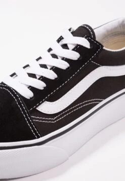 Vans OLD SKOOL PLATFORM - Sneaker Low - Black/true White -Vans 1dceea0be0764e8293573bab79fd2a7a