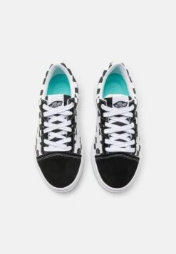 Vans OLD SKOOL OVERT UNISEX - Sneaker Low - Black/white -Vans 2aa4ffaa37224d1db4130de0626e8af2