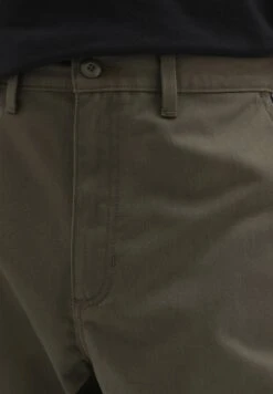 Vans MN AUTHENTIC CHINO LOOSE PANT - Chino - Grape Leaf 9 Vans MN AUTHENTIC CHINO LOOSE PANT - Chino - Grape Leaf -Vans 3bfbed002ae742f3bbdfd3e059f1f185