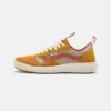 Vans ULTRARANGE EXO SE UNISEX - Sneaker Low - Pumpkin Spice/antique White
