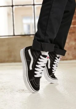 Vans SK8-HI UNISEX - Sneaker High - Black/true White -Vans 56b93e3010a3489cbfd13357b0bd5aef