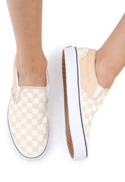 Vans UNISEX UA CLASSIC - Sneaker Low - Medium Pink 10 Vans UNISEX UA CLASSIC - Sneaker Low - Medium Pink -Vans 5ba71e5fa7f747879604869d32c01590 1