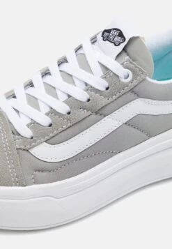 Vans OLD SKOOL OVERT UNISEX - Sneaker Low - Drizzle 11 Vans OLD SKOOL OVERT UNISEX - Sneaker Low - Drizzle -Vans 79b91cf1c3ff4b88a23808623e954716