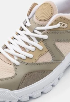 Vans AMZN TRAILHEAD UNISEX - Sneaker Low - Rover French Oak -Vans 884aee35ab6547bc928fd1072640d2b3