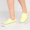 Vans UA CLASSIC SLIP-ON - Slipper - Lemon Tonic/true White