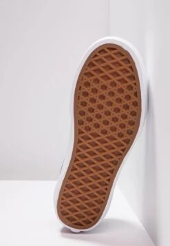 Vans OLD SKOOL PLATFORM - Sneaker Low - Black/true White -Vans 971dbb1a12374f53bc20b4f0d785faf9