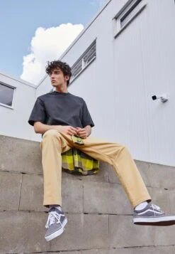 Vans UA OLD SKOOL - Sneaker Low - Pewter/true White -Vans a04308495d7845588356ef74bd81af1a