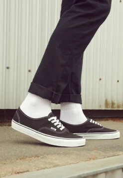 Vans UA AUTHENTIC - Sneaker Low - Black -Vans a5d34baca61641ffa7e2a716075a381d