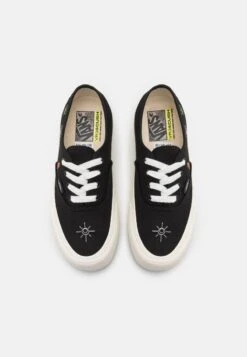 Vans AUTHENTIC VR3 UNISEX - Sneaker Low - Black -Vans aabf0da00f67469699039317c4f1fd34