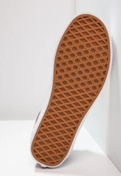 Vans UA OLD SKOOL - Sneaker Low - Black/true White -Vans acffe5f2b0124aa4843aa34921f3701f