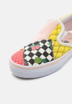 Vans CLASSIC SLIP-ON PATCHWORK UNISEX - Sneaker Low - Multi-coloured/true White 11 Vans CLASSIC SLIP-ON PATCHWORK UNISEX - Sneaker Low - Multi-coloured/true White -Vans addfa657fba14cdbb45b5d719b45e1d1