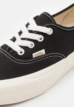 Vans AUTHENTIC VR3 UNISEX - Sneaker Low - Black/marshmallow -Vans b02ba3283976411f9167e7fb2349148c