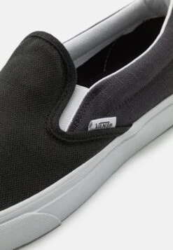 Vans CLASSIC SLIP ON UNISEX - Slipper - Black -Vans b20220f6477c4705b79c8d1f9225bf7e