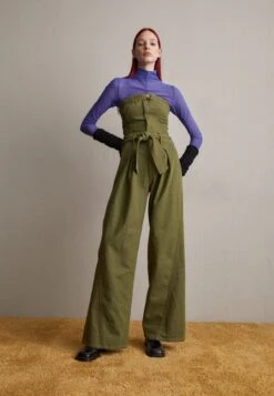 Vans WM GROUND WORK OVERALL - Latzhose - Black -Vans b5799a9e12d0415da51376ac3def8ea9