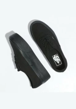 Vans AUTHENTIC STACKFORM - Sneaker Low - Black -Vans b74e185e70e045d2a8fa1e61381772d1