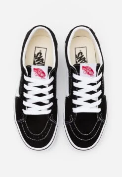 Vans SK8 LOW UNISEX - Sneaker Low - Black/true White -Vans bdae01f966044c668b599c34e35d4bcd