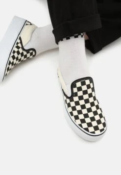 Vans CLASSIC SLIP ON STACKFORM - Slipper - Black