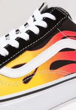 Vans UA OLD SKOOL - Sneaker Low - Black/true White -Vans d5a861a7ba234cbb86eaf2610b7617b8