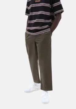 Vans RANGE - Stoffhose - Dark Green