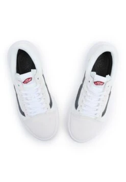 Vans OLD SKOOL OVERT UNISEX - Sneaker Low - White 9 Vans OLD SKOOL OVERT UNISEX - Sneaker Low - White -Vans fa0b7b814b2e47188ed438031ab7fd3f